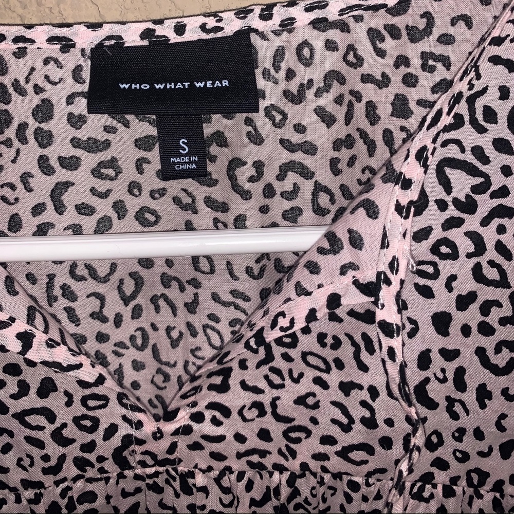 Who What Wear Cheetah Print Bell Sleeve Top Pink - Picture 5 of 6